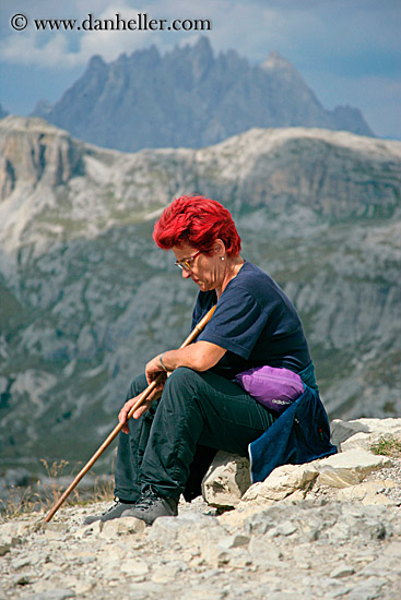 redhead-woman-hiker-3.jpg