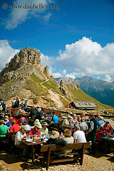 rifugio-roda_di_vael-9.jpg