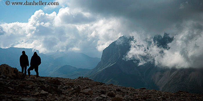 hikers-clouds-pano.jpg