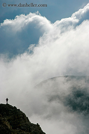 mtn-cloud-hiker-08.jpg