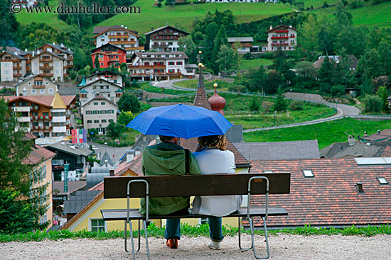 umbrella-couple2.jpg