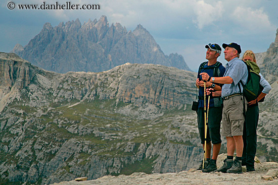 tre_cime_di_lavaredo-hikers-1.jpg