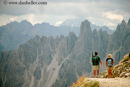 tre_cime_di_lavaredo-hikers-2.jpg