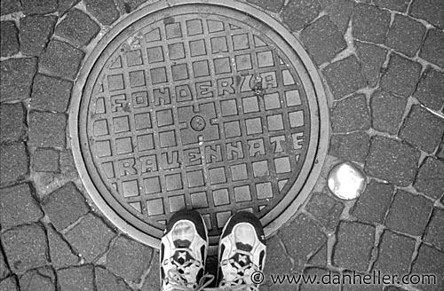 manhole04.jpg