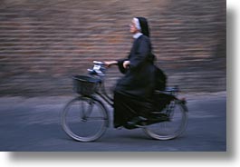 images/Europe/Italy/Po-Valley/People/nun-on-bike-1.jpg