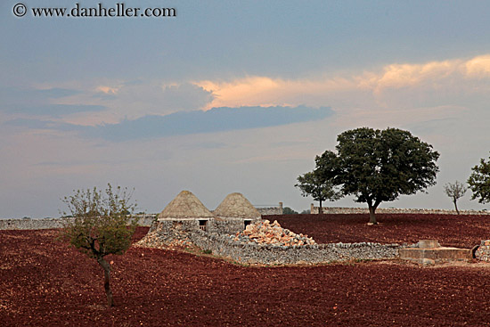 trullis-n-stone-fence-2.jpg