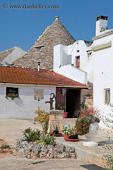 white-wash-house-n-trulli-3.jpg