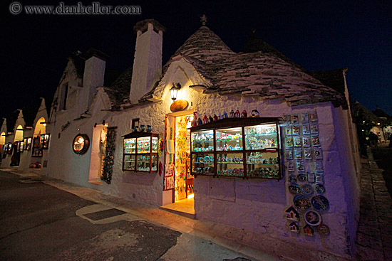 street-of-trulli-stores-07.jpg