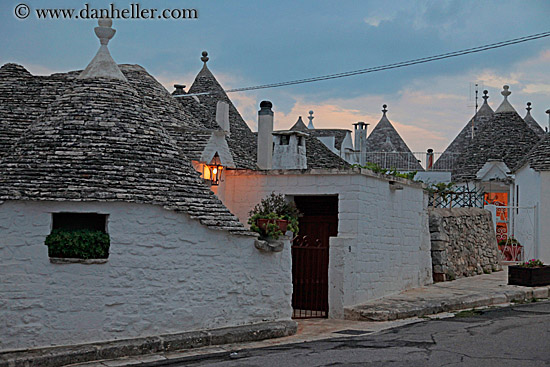 trulli-lamp-at-dusk-8.jpg