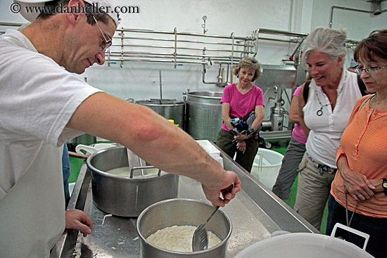 people-watching-cheese-making-09.jpg