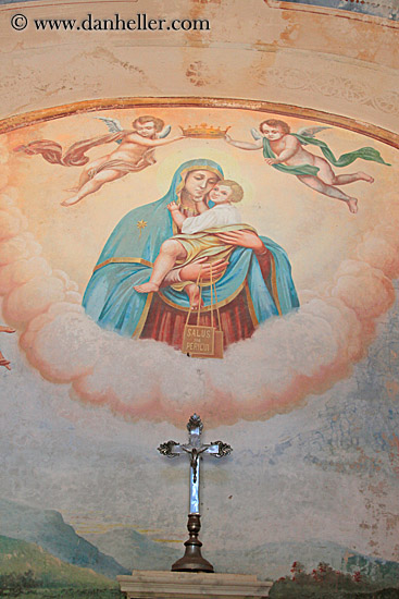 jesus-on-cross-n-modonna-fresco.jpg