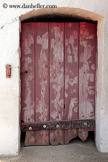 old-faded-red-wood-door.jpg