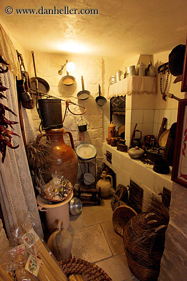 old-kitchen.jpg