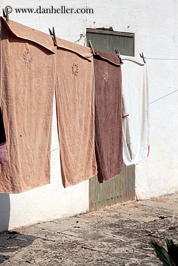 towels-hanging-on-line.jpg