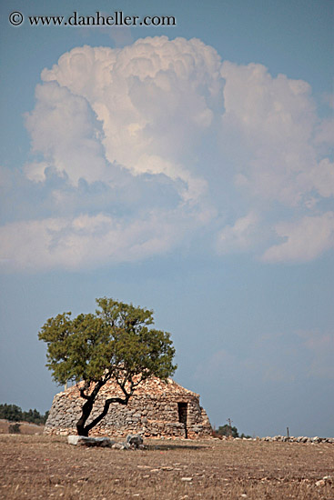 trulli-n-clouds-07.jpg