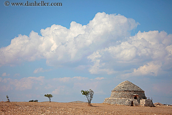 trulli-n-clouds-09.jpg