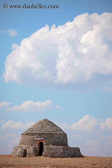 trulli-n-clouds-10.jpg