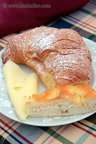 croissant-bread-n-cheese-1.jpg