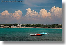 images/Europe/Italy/Puglia/Gallipoli/Misc/boats-in-harbor-2-cumulus-clouds-5.jpg