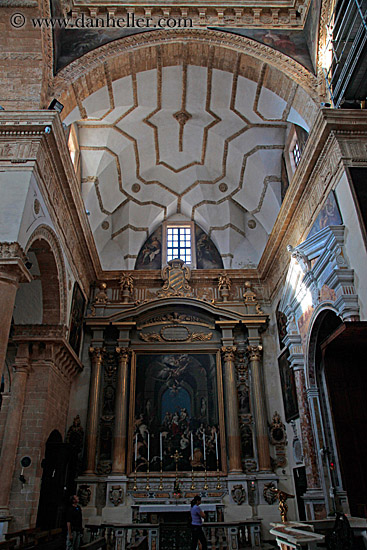 ornate-pulpit.jpg