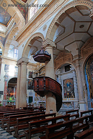 spiral-steps-to-pulpit.jpg