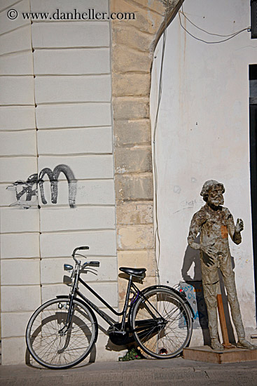 bike-n-man-statue.jpg