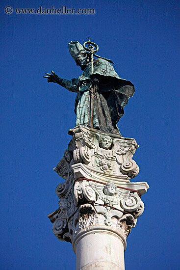 pope-statue-on-pillar.jpg