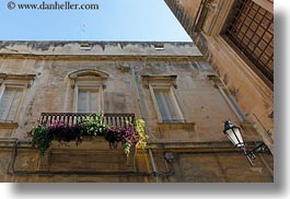images/Europe/Italy/Puglia/Lecce/DoorsWindows/upview-window-balcony-2.jpg
