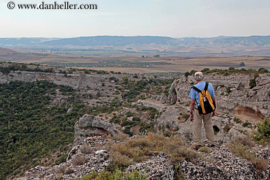 hiking-in-matera-hills-5.jpg