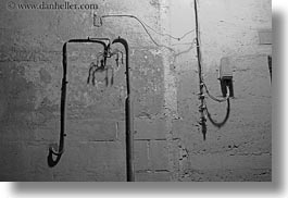 images/Europe/Italy/Puglia/Matera/Misc/wall-wiring-at-nite-bw.jpg