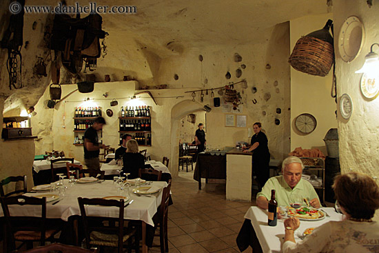 la_talpa-restaurant-3.jpg