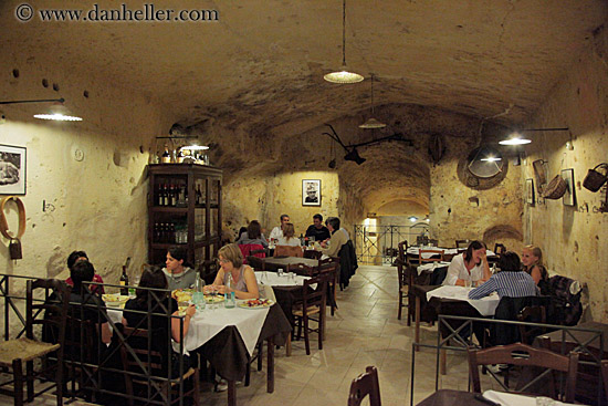 la_talpa-restaurant-4.jpg