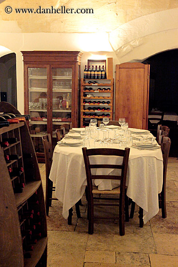 table-n-wine-bar.jpg