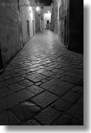 images/Europe/Italy/Puglia/Matera/Town/cobblestone-narrow-street-2-bw.jpg