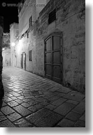 images/Europe/Italy/Puglia/Matera/Town/cobblestone-narrow-street-3-bw.jpg