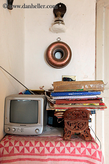 small-television-n-books.jpg