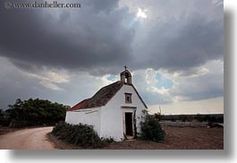 images/Europe/Italy/Puglia/Noci/MasseriaMurgiaAlbanese/Church/small-church-n-clouds-11.jpg