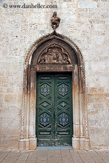 orante-door.jpg