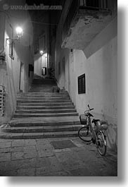 images/Europe/Italy/Puglia/Otranto/Bikes/bike-n-stairs-nite-bw-2.jpg