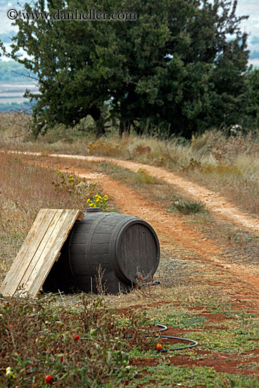 barrel-n-dirt-road.jpg