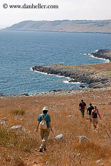 hiking-rocky-coastline-11.jpg