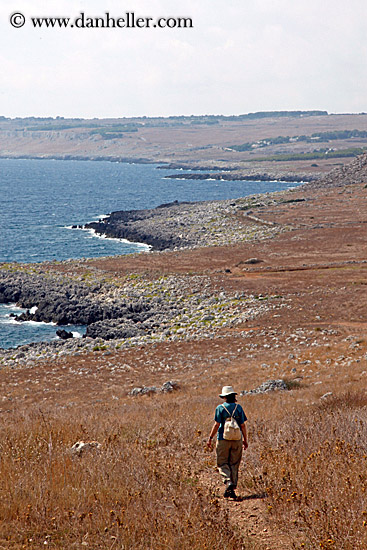 hiking-rocky-coastline-13.jpg