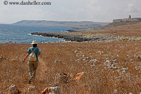 hiking-rocky-coastline-14.jpg