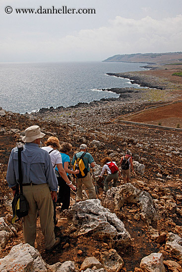 hiking-rocky-coastline-16.jpg