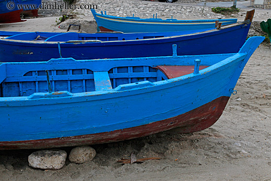 old-blue-wooden-boats-1.jpg