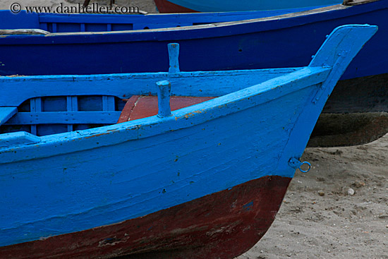 old-blue-wooden-boats-2.jpg