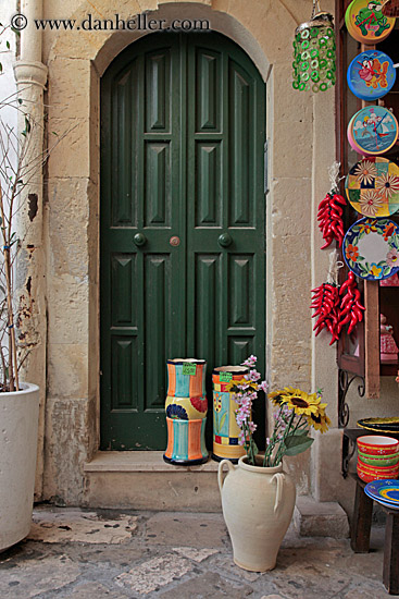 green-door-n-colorful-gifts.jpg