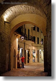 images/Europe/Italy/Puglia/Otranto/Town/archway-to-town.jpg