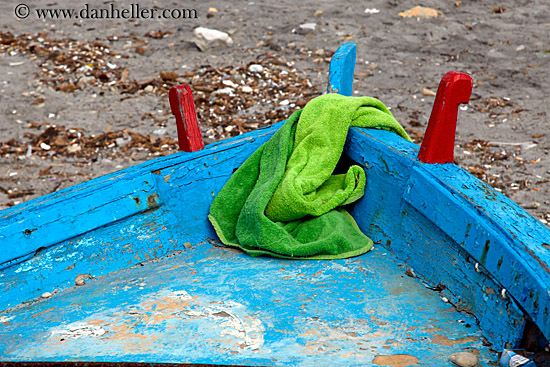 green-towel-on-blue-boat-2.jpg