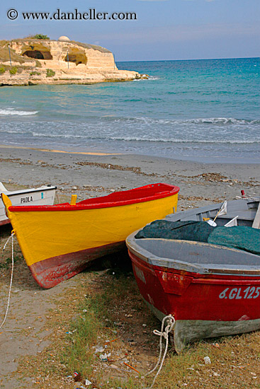 yellow-boat-on-beach-1.jpg